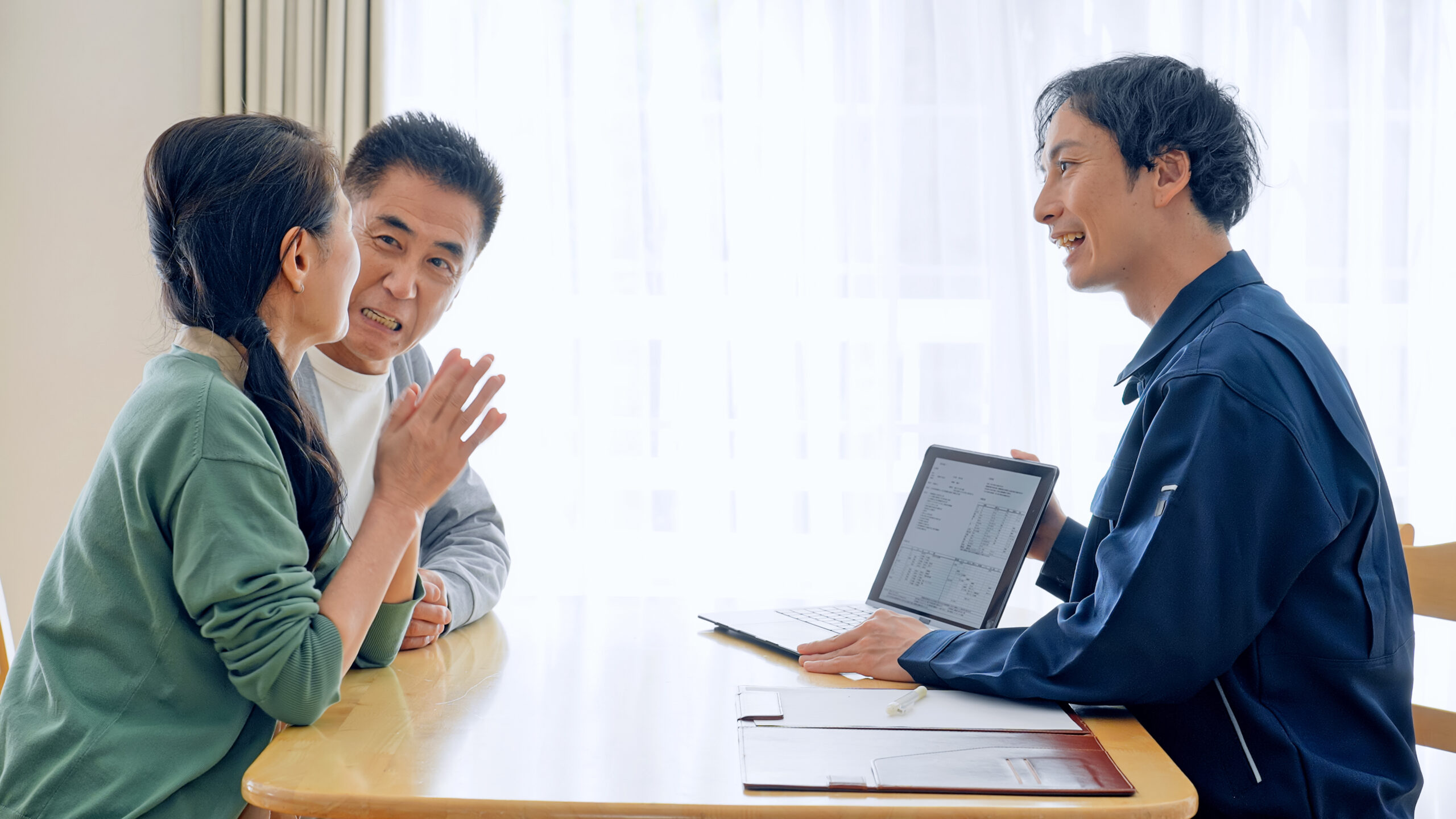 住まいのリフォーム・修繕を相談するイメージ
